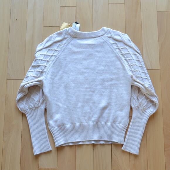 NWT Tahari Knit Chunky Winter Sweater Size Small Cream Color - Picture 4 of 4